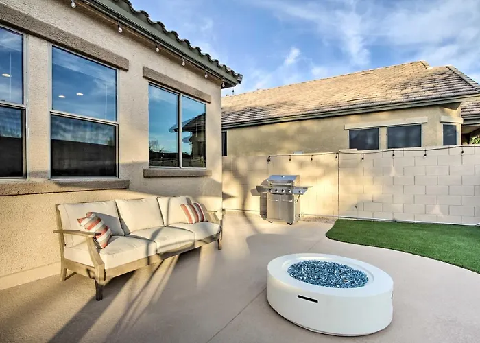 Pool & Game Room: In Goodyear Near Golfing * Liberty