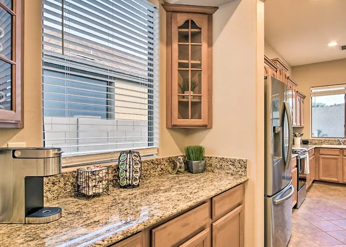 Pool & Game Room: In Goodyear Near Golfing *