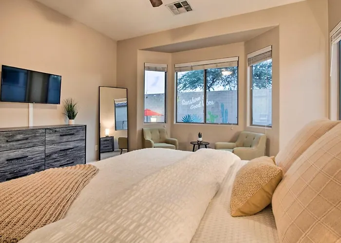 Holiday home Pool & Game Room: In Goodyear Near Golfing *