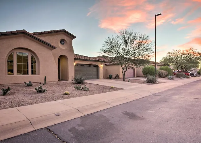 Pool & Game Room: In Goodyear Near Golfing Holiday home