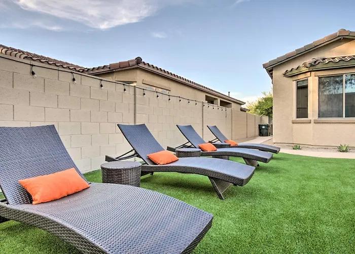 Holiday home Pool & Game Room: In Goodyear Near Golfing Liberty